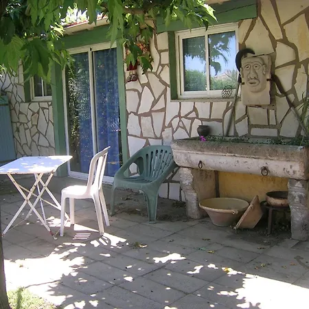 Les Hirondelles Apartment Bessan Exterior photo